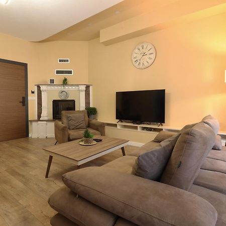 Midtown Prishtina Stays - Central Location Pristina Kültér fotó