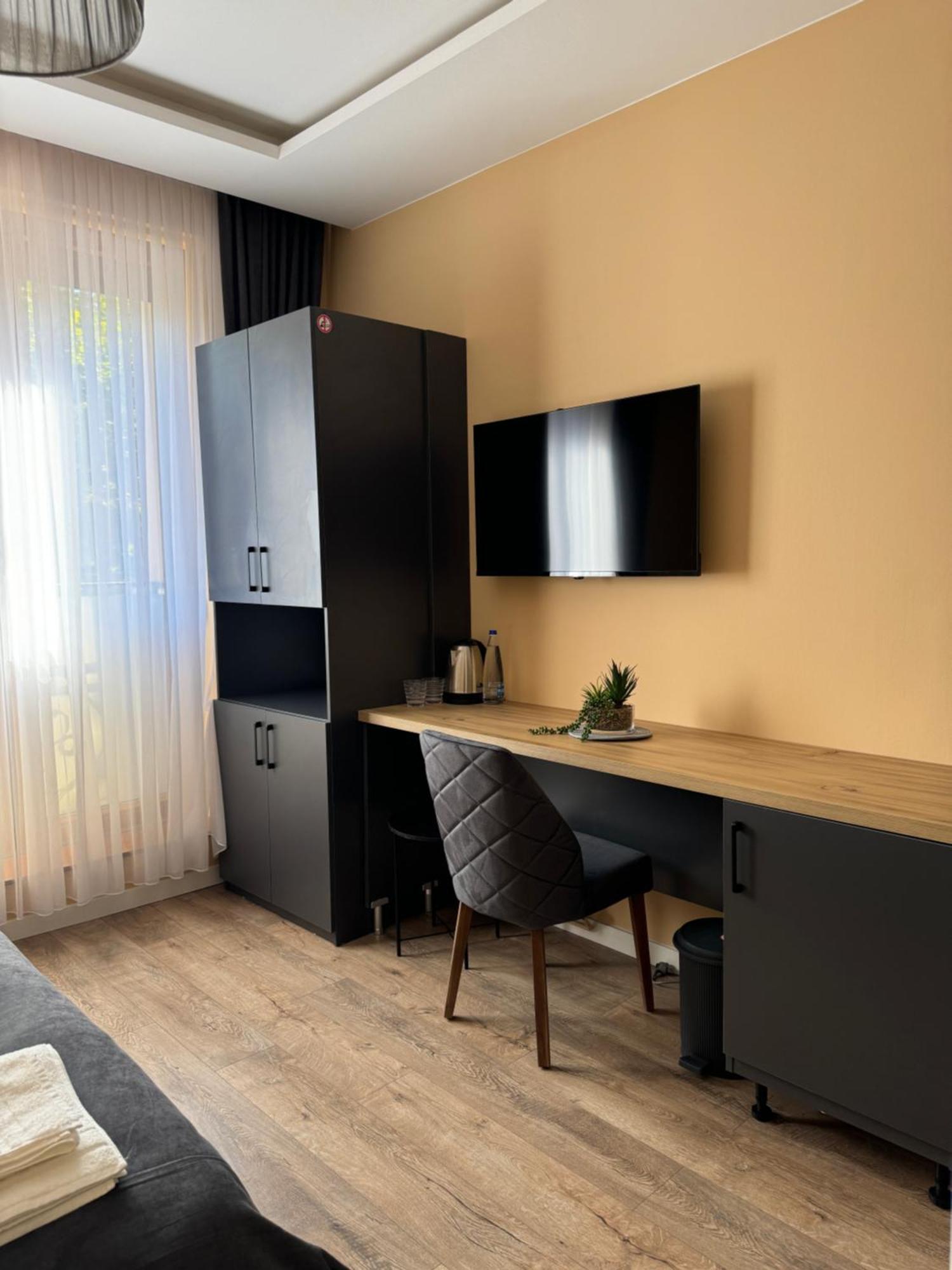 Midtown Prishtina Stays - Central Location Pristina Kültér fotó