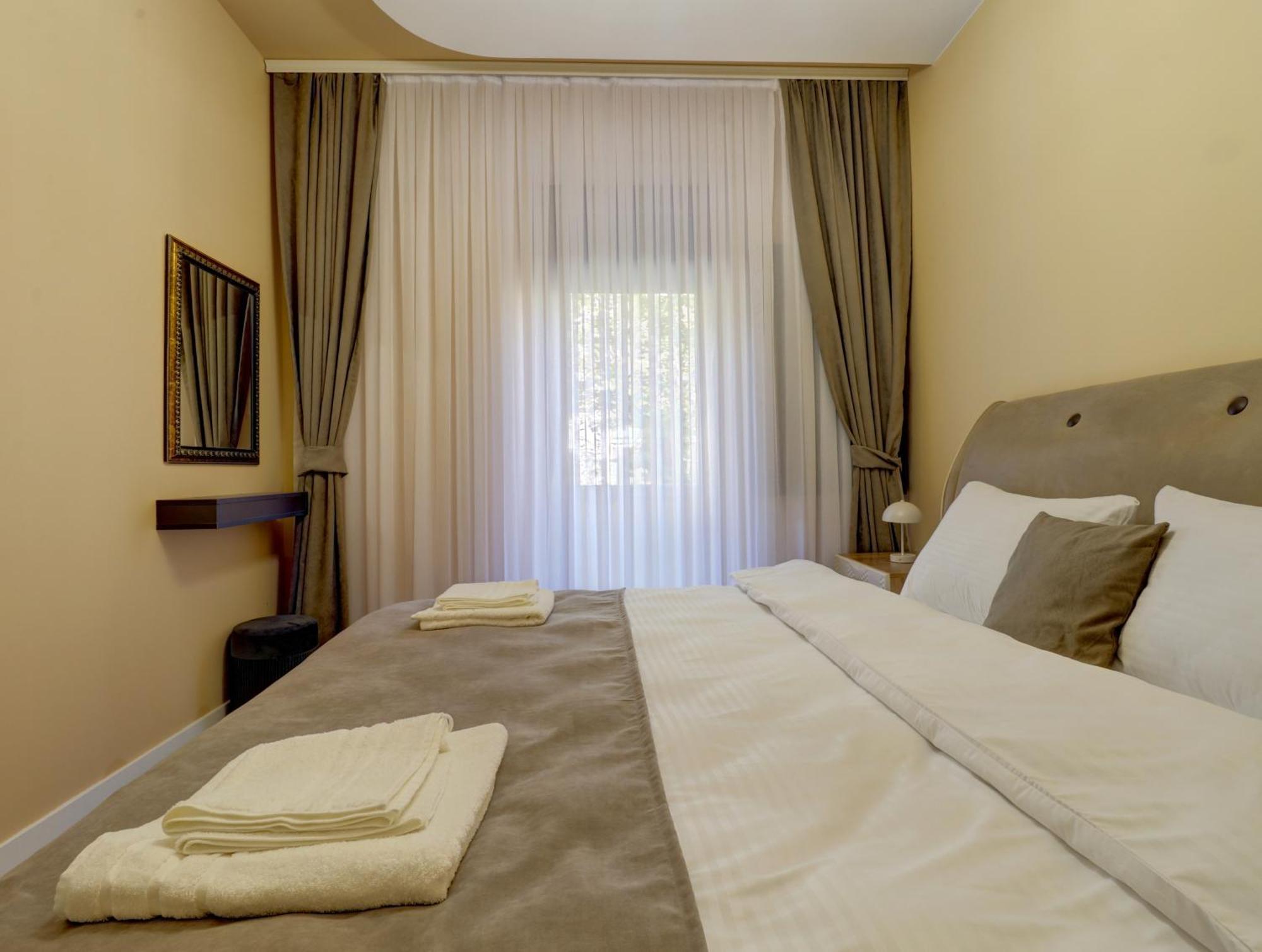 Midtown Prishtina Stays - Central Location Pristina Kültér fotó